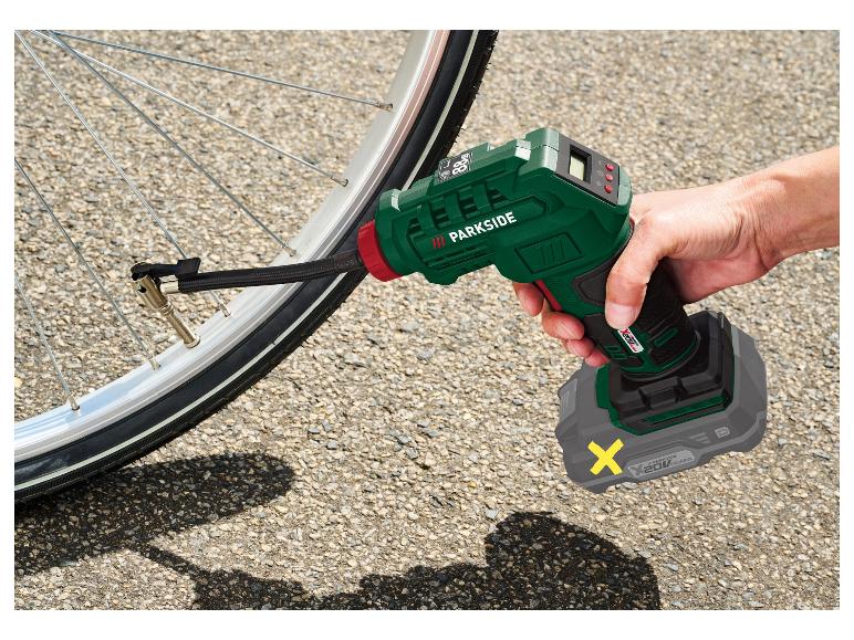 Bezdrátová cyklistická pumpa Parkside se používá k nafouknutí cyklistické pneumatiky.