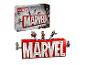 LEGO Marvel logo set s minifigurkami Iron Mana, Black Widow, Kapitána Ameriky, Thora a Hulka.