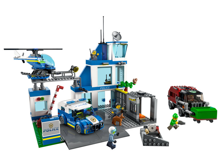 LEGO policejní stanice s helikoptérou, policejním autem a vězením.