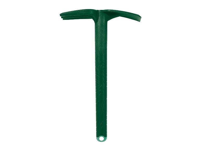 Zelený plastový kladivo na zahradu.
