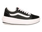 Černé platformy Vans Old Skool.