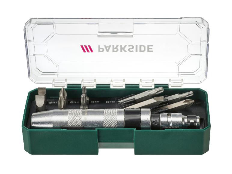 Sada rázových šroubováků Parkside v otevřené zelené krabici s různými bity.