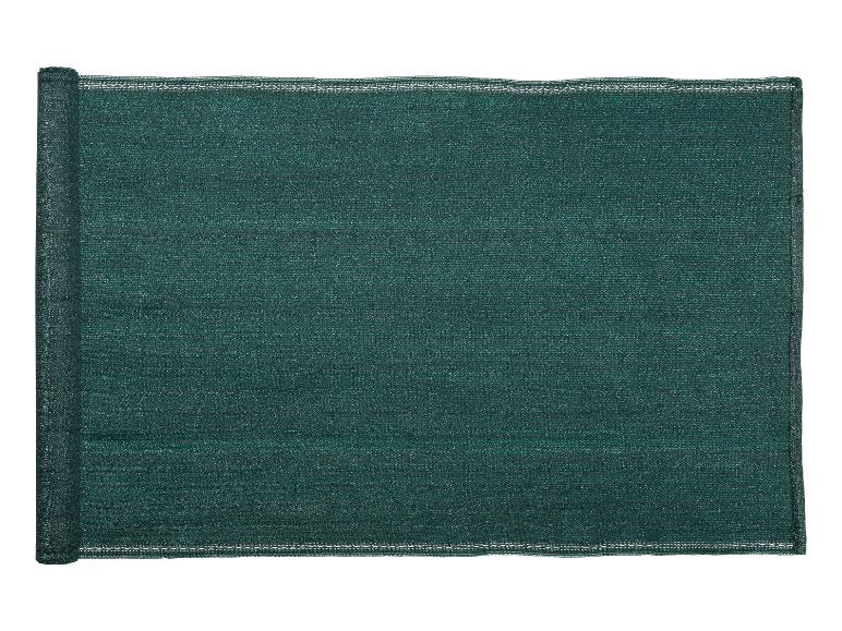 Role tmavě zelené stínicí sítě.