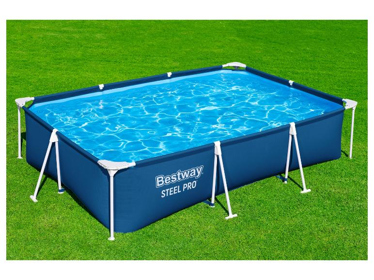 Obdélníkový bazén Bestway Steel Pro, modrý, na trávě.