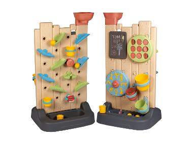 Hrací stěna s aktivitami