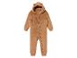 Dětský overal s kapucí ve tvaru medvěda.