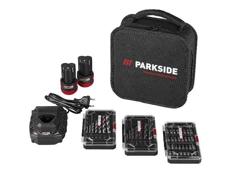 Sada Parkside Performance s vrtačkou, bateriemi, nabíječkou a sadou bitů v tašce.