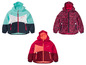 Tři dětské bundy s kapucí, včetně jedné s leopardím vzorem.