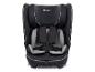Černá dětská autosedačka se šedými akcenty a pětibodovým bezpečnostním pásem.