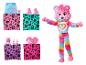 Panenka Barbie Care Bears s překvapivými doplňky a oblečením, včetně sukně a bot.