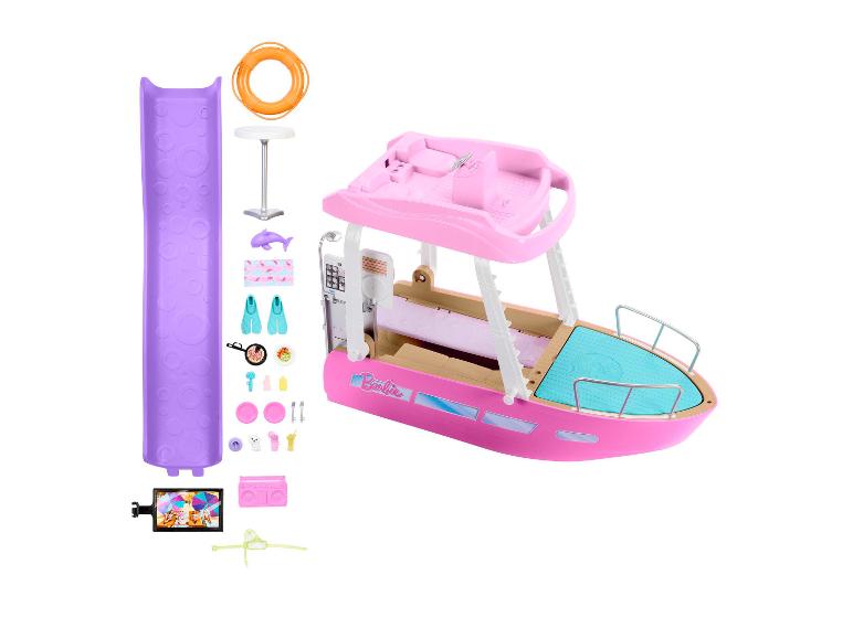 Barbie hrací set s růžovou lodí a plážovými doplňky.