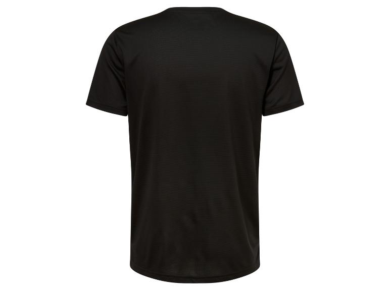 Černé tričko s krátkým rukávem.