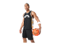 Muž s basketbalovým míčem Crivit.