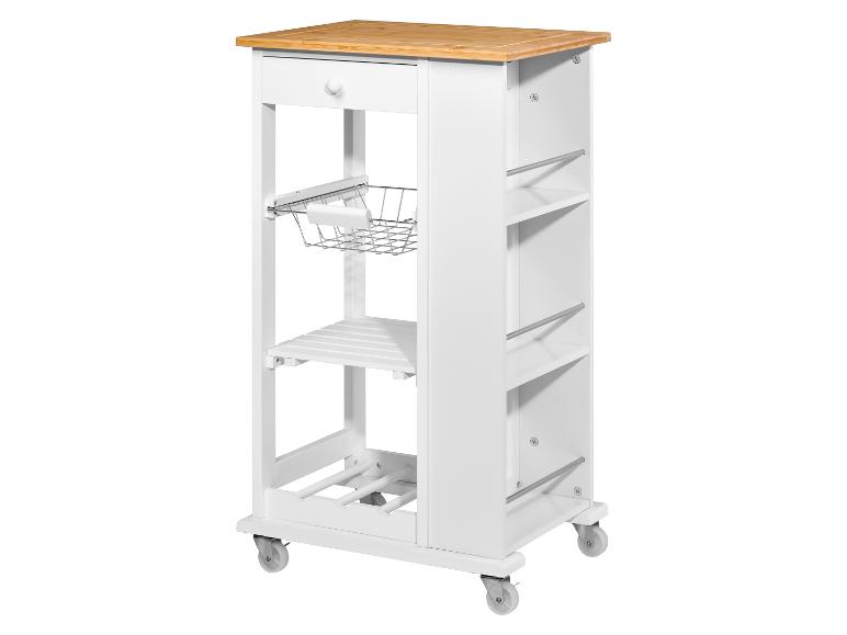 Bílý kuchyňský vozík s bambusovou deskou.