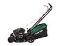 Zelená a černá benzínová sekačka na trávu Parkside s látkovým sběrným košem.