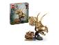 Sada LEGO Jurassic World s lebkou Triceratopse a minifigurkou.