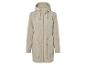 Béžová větrovka s kapucí.