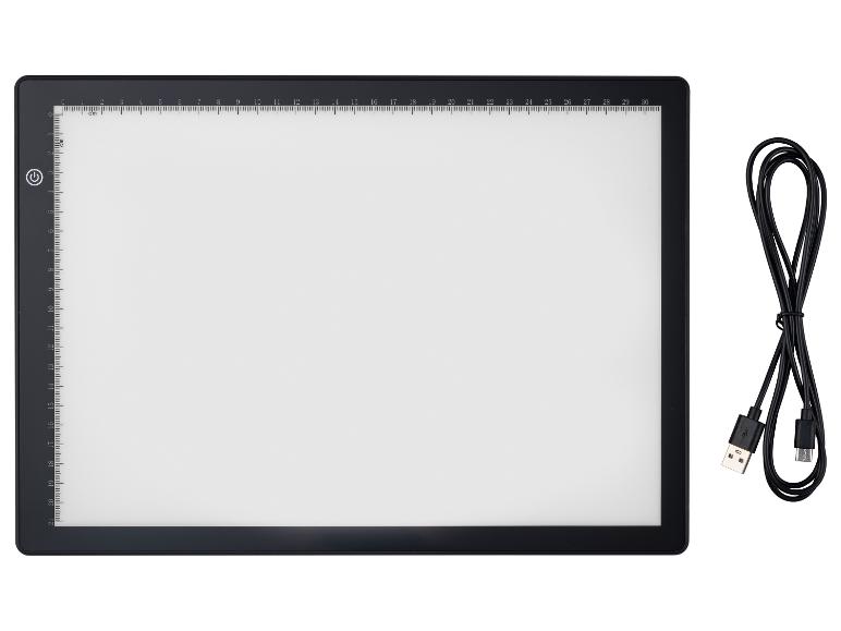 LED světelná deska s USB kabelem.