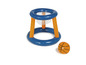 Nafukovací basketbalový set s oranžovou a modrou obručí a basketbalovým míčem.