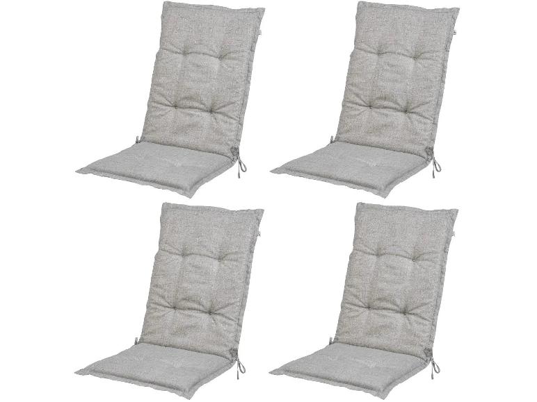 Čtyři šedé polštáře na zahradní židle s knoflíky.