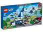 LEGO City policejní stanice s helikoptérou, policejním autem a vězeňským autem.