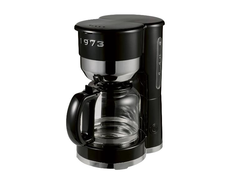 Černá retro kávovar z 70. let.