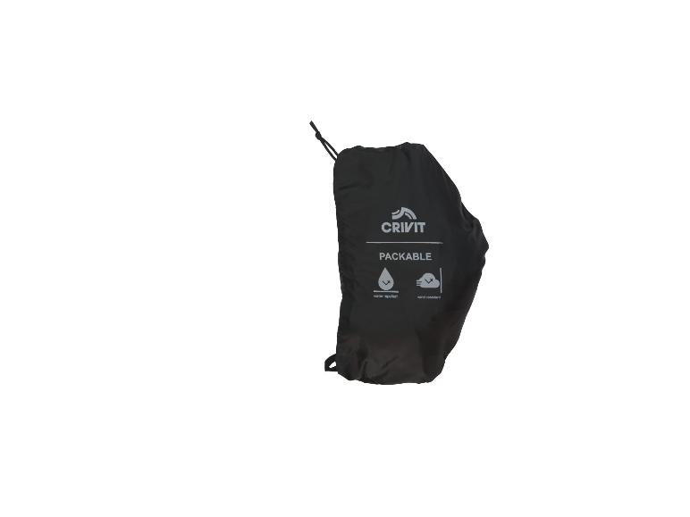 Černý skládací vak s nápisem PACKABLE, vodoodpudivý a větruodolný.