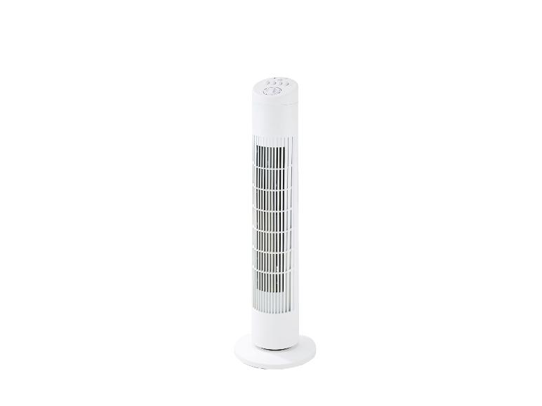 Bílý věžový ventilátor s ovládacími tlačítky nahoře