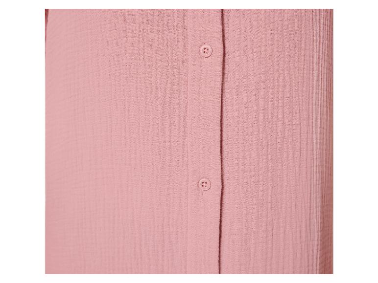 Růžová mušelínová košile, detail knoflíků.
