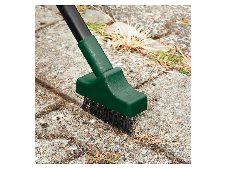 Kartáč na plevel s dlouhou rukojetí, čistící plevel mezi dlažebními kameny.