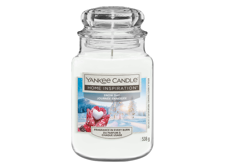 Svíčka Yankee Candle Home Inspiration Snow Day ve skleněné nádobě.