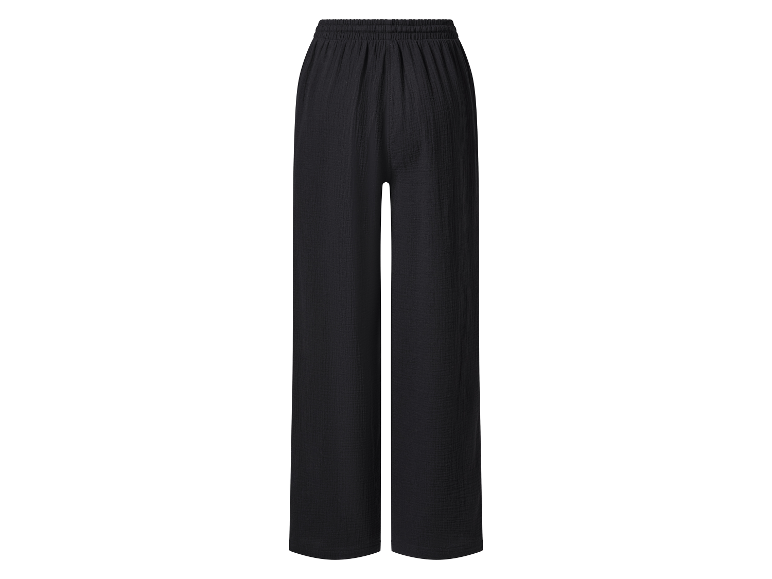 Široké černé kalhoty z lehké látky s elastickým pasem.