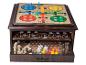 Dřevěná herní skříňka s Luddem, šachy, dámami a dominem.