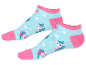 Pár ponožek s motivem pastelových jednorožců.