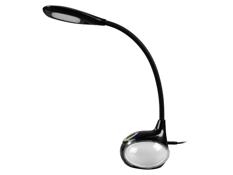 Flexibilní černá stolní lampa s LED osvětlením.