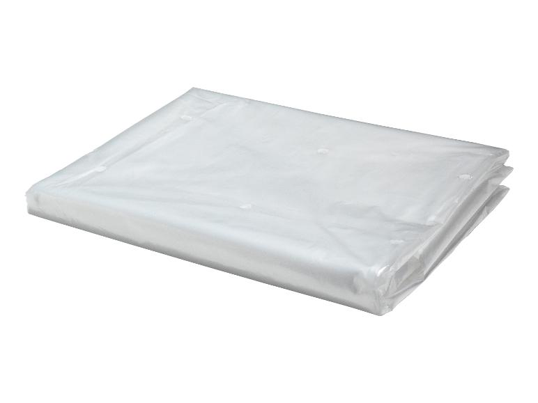 Skládaný průhledný plastový sáček.