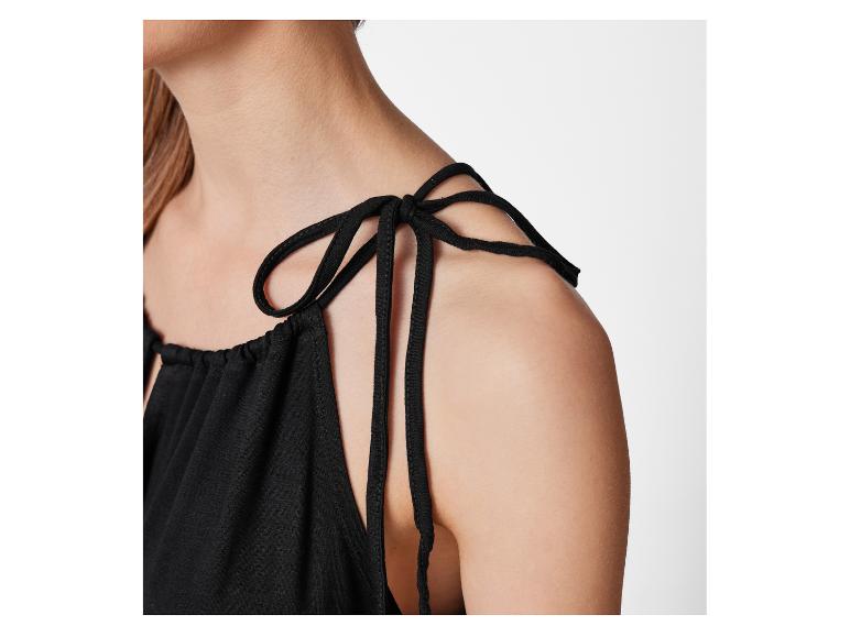 Černé šaty s vázanými ramínky, boho styl.