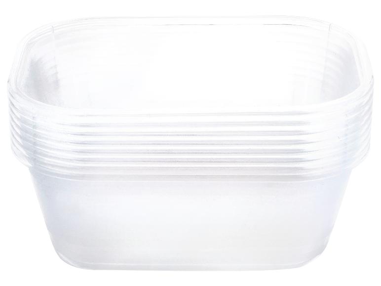 Stoh průhledných plastových nádob na potraviny