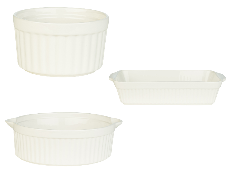 Tři bílé keramické zapékací mísy: kulatá, obdélníková a oválná