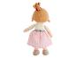 Plyšová panenka s hnědými vlasy, růžovými a bílými šaty, pohled zezadu.