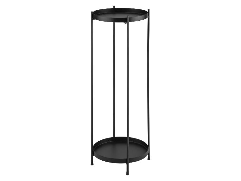 Černý stojan na rostliny se dvěma kulatými podnosy