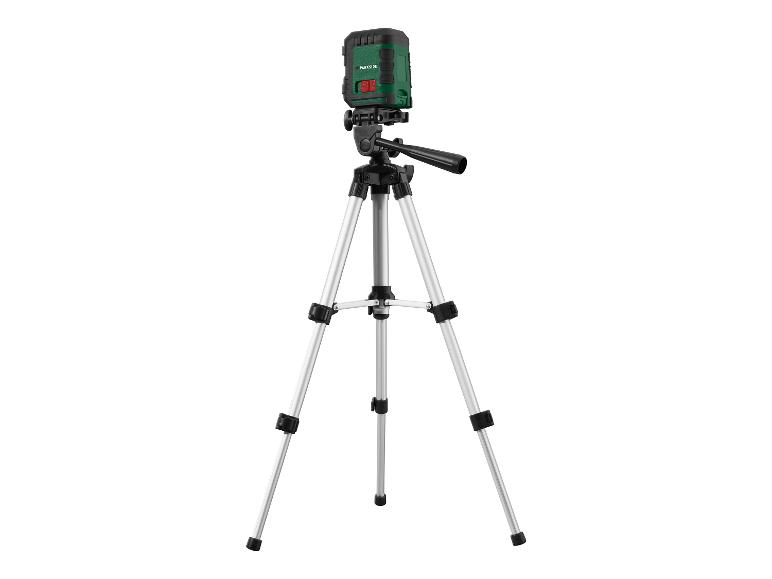 Křížový laser Parkside na stativu pro přesné měření.