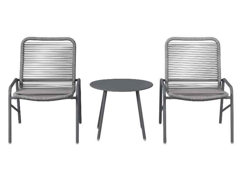 Dvě šedé venkovní židle s provazovým výpletem a odpovídající kulatý stůl.