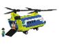 Lego helikoptéra se dvěma figurkami a rotujícími vrtulemi.