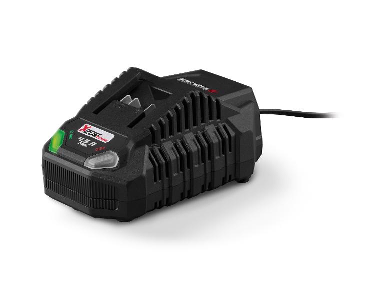 Černá nabíječka Parkside X20Team se zeleným LED indikátorem.