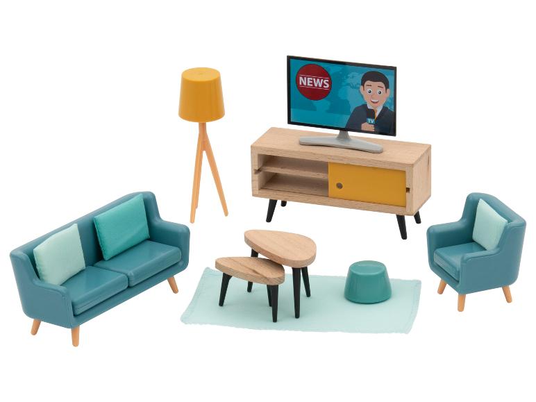 Nábytek do domečku pro panenky v retro stylu, včetně pohovky, křesla, TV stolku s televizí, stojací lampy a konferenčních stolků.