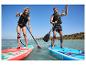 Dvě osoby paddleboardují na nafukovacích prknech Exotic a Aqua Marina Allround.