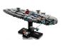 Model LEGO Star Wars Home One Star Cruiser na černém podstavci.