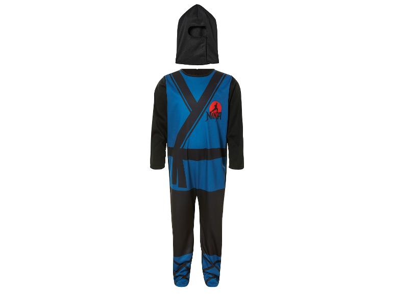 Modrý a černý ninja kostým s kapucí.