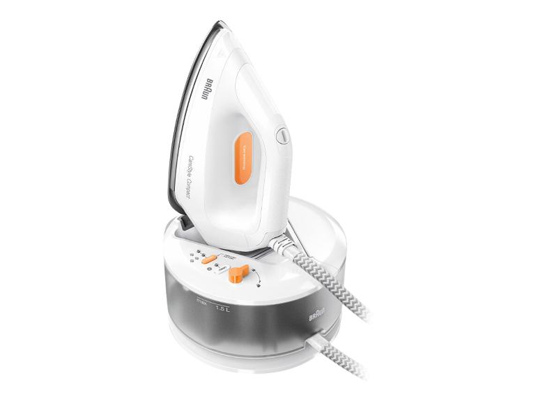 Žehlicí systém Braun CareStyle Compact v bílé a šedé barvě.